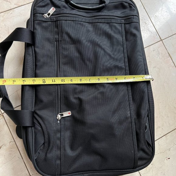 Victorinox X-Large Black Ballistic Nylon Expandable Laptop Briefcase /Backpack. - Picture 6 of 15